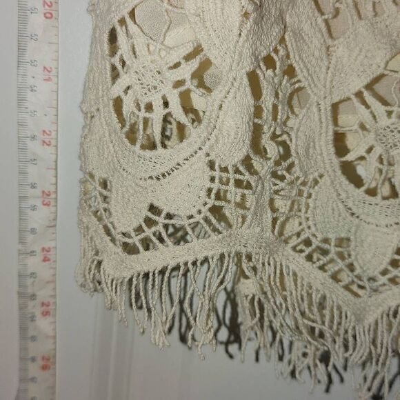 Gimmicks By BKE Women's Cream Crochet Long Bell Sleeve Blouse Top Size S - Picture 12 of 12